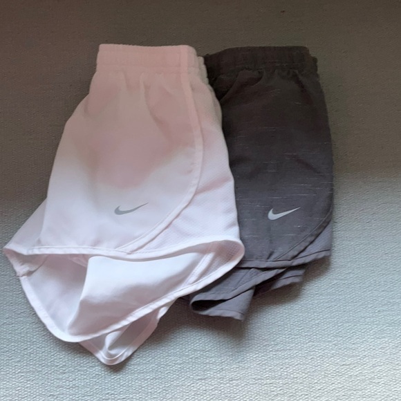 Nike shorts - Picture 1 of 3